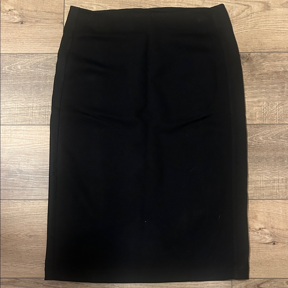 T Tahari Elegant Black Pencil Skirt